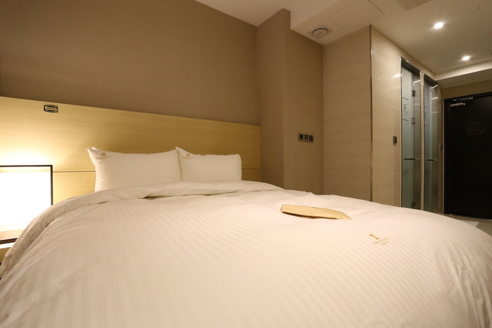 Suwon Top Cloud Hotel Екстер'єр фото