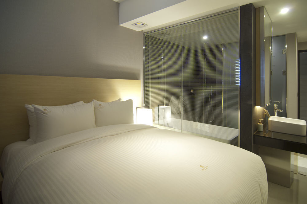 Suwon Top Cloud Hotel Екстер'єр фото