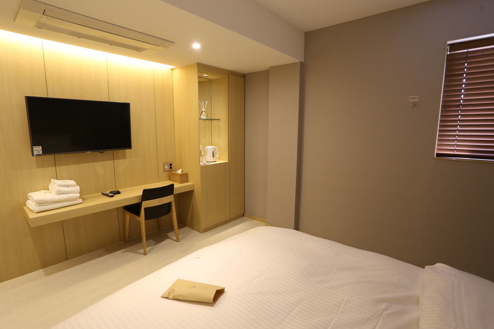 Suwon Top Cloud Hotel Екстер'єр фото