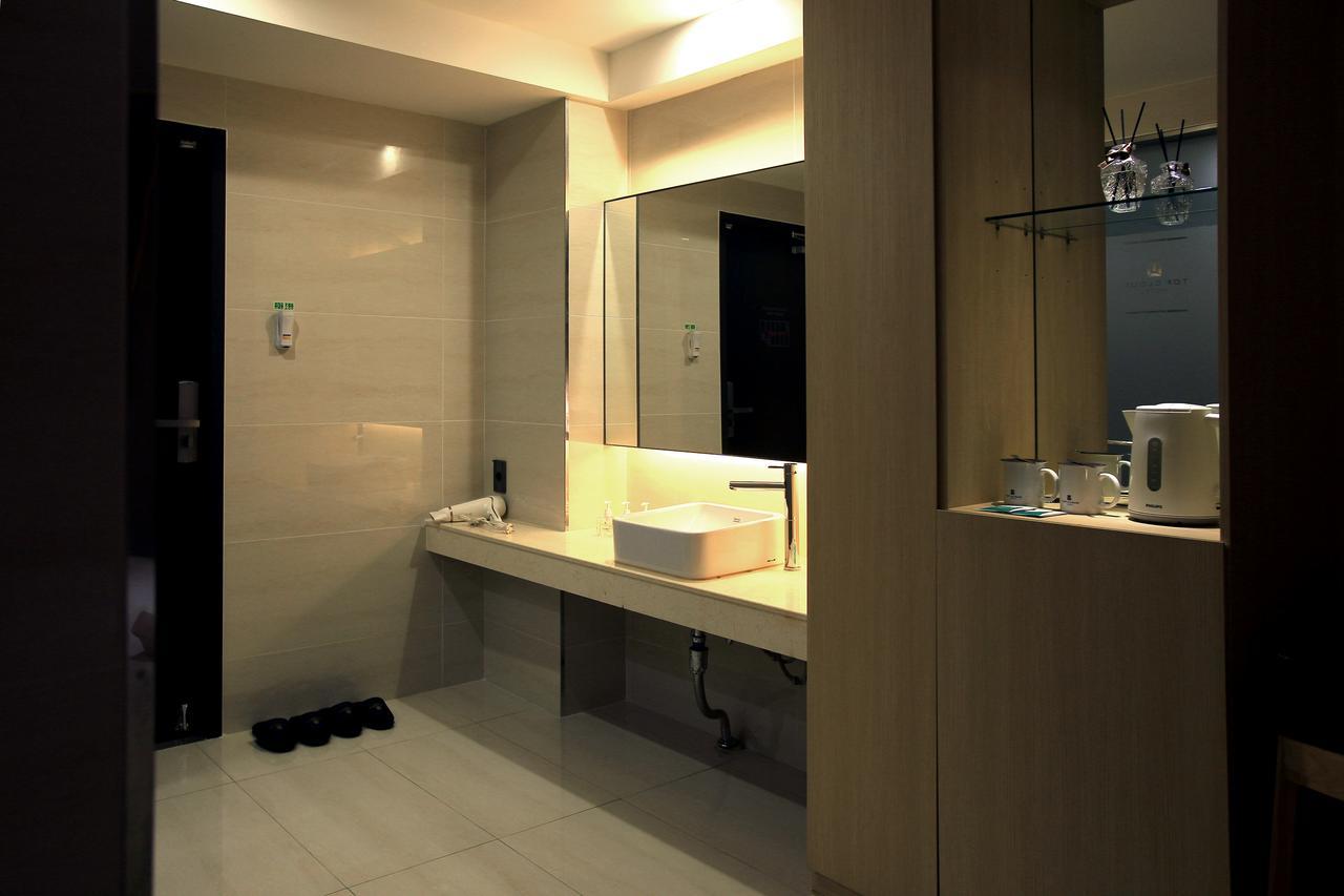 Suwon Top Cloud Hotel Екстер'єр фото