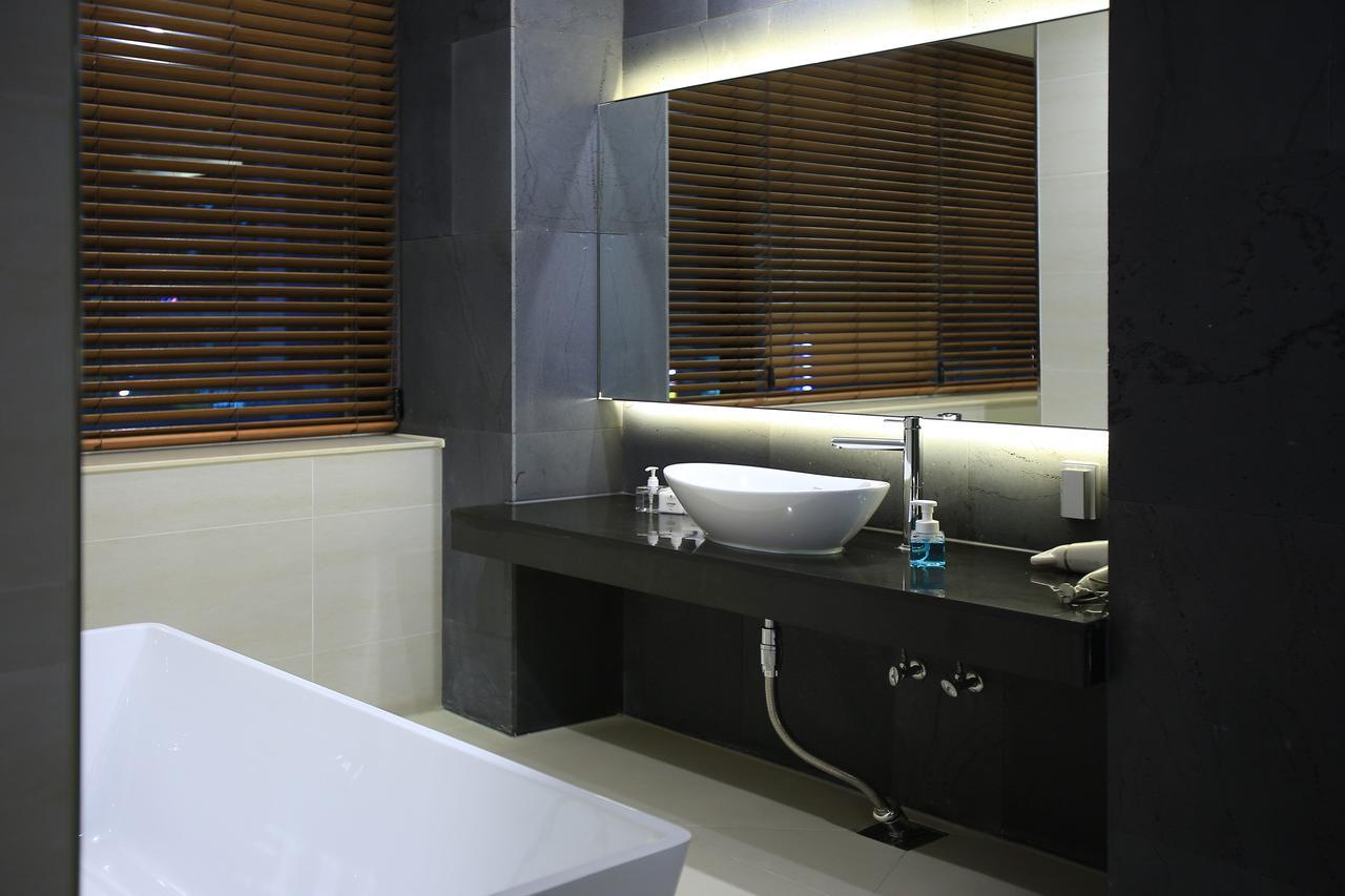 Suwon Top Cloud Hotel Екстер'єр фото