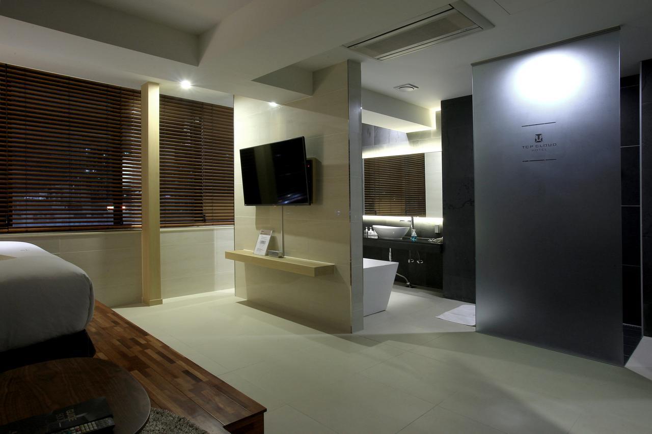 Suwon Top Cloud Hotel Екстер'єр фото
