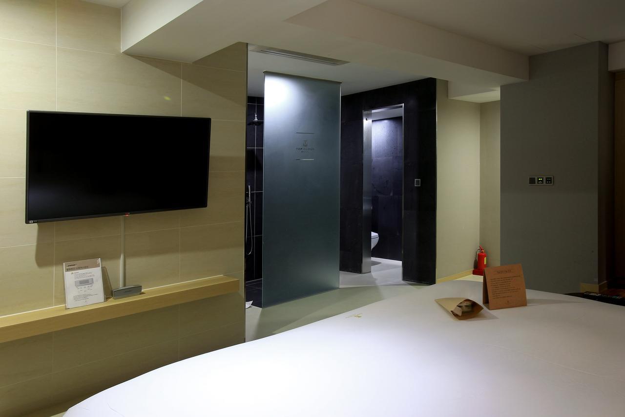 Suwon Top Cloud Hotel Екстер'єр фото