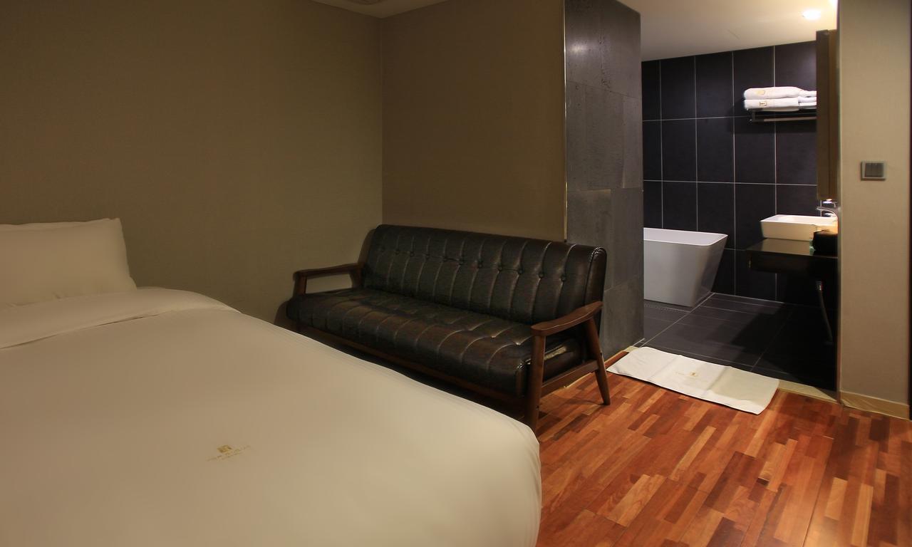 Suwon Top Cloud Hotel Екстер'єр фото