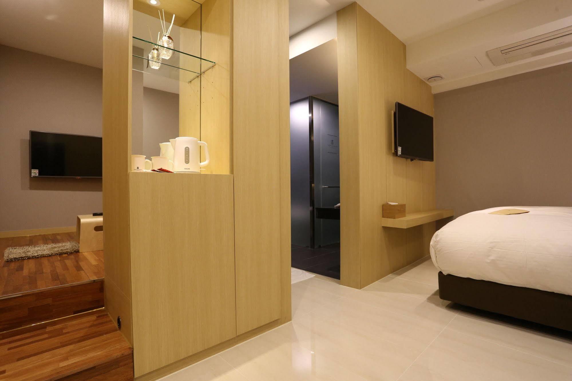 Suwon Top Cloud Hotel Екстер'єр фото
