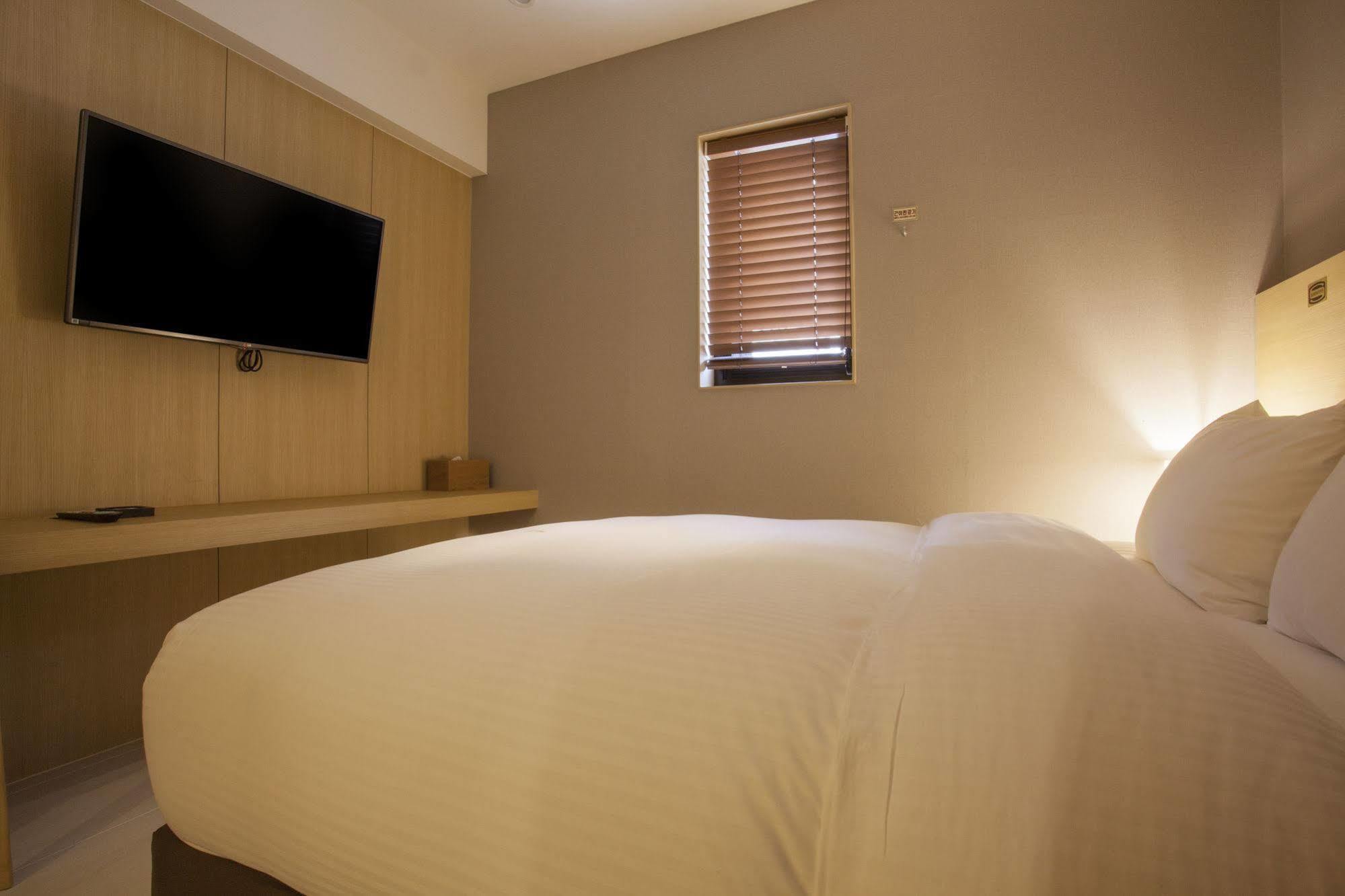 Suwon Top Cloud Hotel Екстер'єр фото